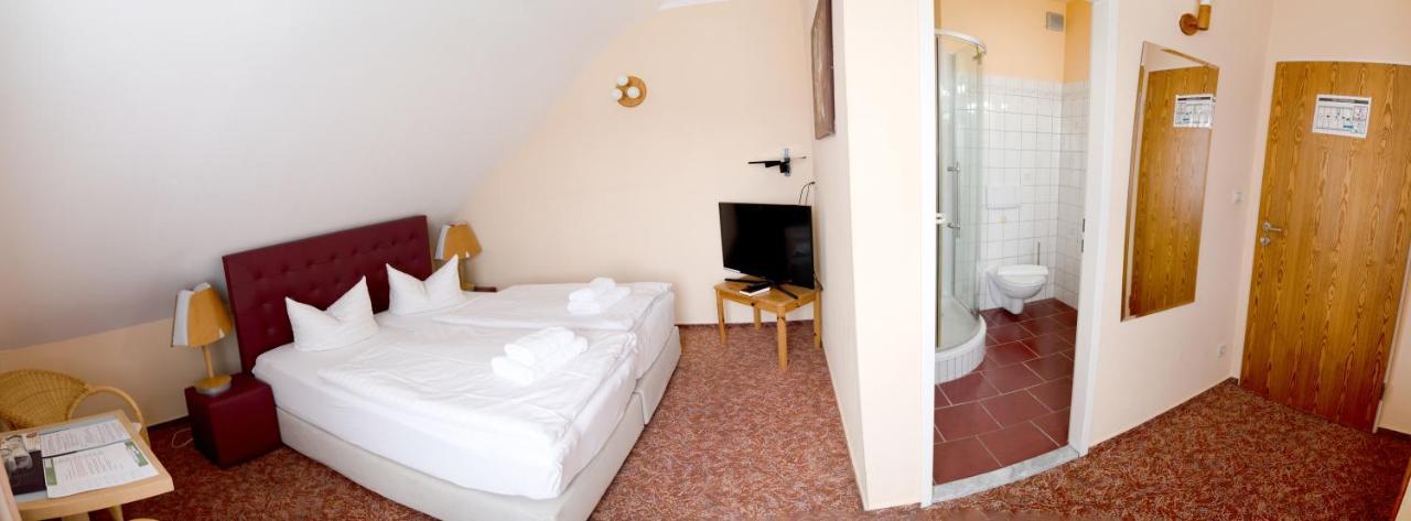 Hotel Am Uckersee Roepersdorf Екстер'єр фото